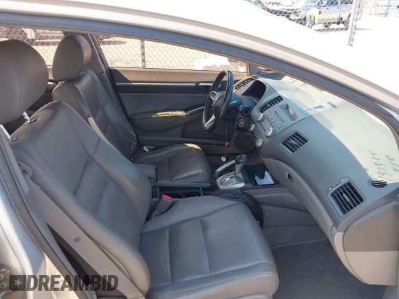 ✅ 2010 Honda Civic EX-L • VIN: 2HGFA1F96AH516915 • Lot: 42741844. Listed on IAAI with 230,034 mi. Free auction sales archive from the USA and detailed vehicle history report at DreamBid. Image 5.