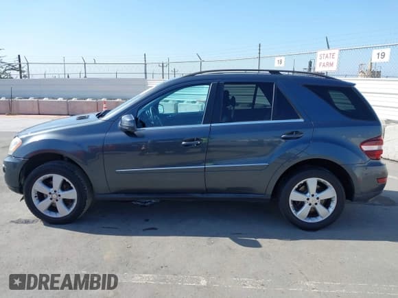 ✅ 2011 Mercedes-Benz M 350 • VIN: 4JGBB5GB2BA700733 • Lot: 42878205. Listed on IAAI with 140,873 mi. Free auction sales archive from the USA and detailed vehicle history report at DreamBid. Image 15.