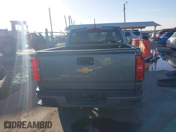 ✅ 2018 Chevrolet Colorado 2WD Work Truck • VIN: 1GCGSBEA6J1237688 • Lot: 41478016. Listed on IAAI with 58,053 mi. Free auction sales archive from the USA and detailed vehicle history report at DreamBid. Image 17.