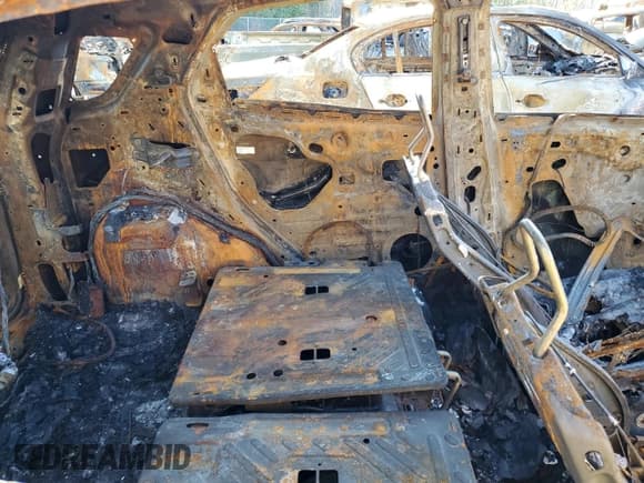 ✅ 2019 Ford EcoSport SE • VIN: MAJ3S2GE4KC261188 • Лот: 80242685. Опубликован ранее на Copart с пробегом 104 132 миль. Бесплатный доступ к архиву аукционных продаж из США и подробный отчёт об истории автомобиля на DreamBid. Изображение 11.