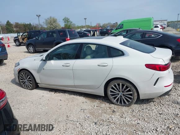 ✅ 2021 BMW 2 Series 228i • VIN: WBA53AK06M7H55442 • Lot: 42127060. Wystawiony na IAAI z przebiegiem 95 737 mil. Bezpłatny archiwum sprzedaży aukcyjnych z USA i szczegółowy raport historii pojazdu na DreamBid. Zdjęcie 14.