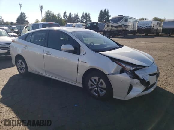✅ 2017 Toyota Prius Three Touring • VIN: JTDKARFU8H3037697 • Lot: 80854205. Listed on Copart with 30,262 mi. Free auction sales archive from the USA and detailed vehicle history report at DreamBid. Image 4.
