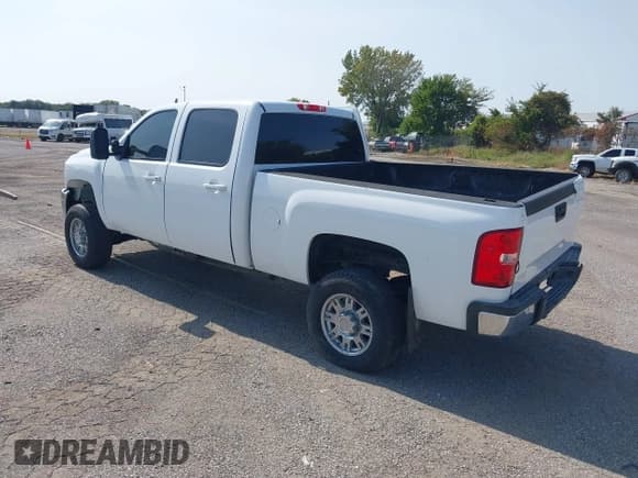 ✅ 2012 Chevrolet Silverado 2500HD LTZ • VIN: 1GC1KYC8XCF153372 • Lot: 42945384. Wystawiony na IAAI z przebiegiem 101 334 mil. Bezpłatny archiwum sprzedaży aukcyjnych z USA i szczegółowy raport historii pojazdu na DreamBid. Zdjęcie 3.