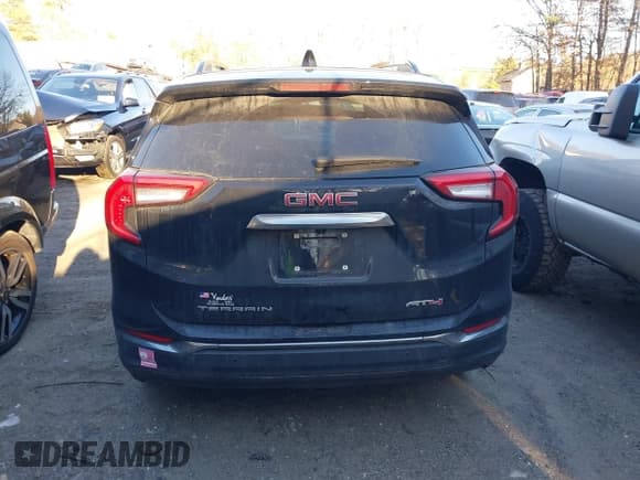 ✅ 2022 GMC Terrain AT4 • VIN: 3GKALYEVXNL312081 • Lot: 41307897. Wystawiony na IAAI z przebiegiem 45 555 mil. Bezpłatny archiwum sprzedaży aukcyjnych z USA i szczegółowy raport historii pojazdu na DreamBid. Zdjęcie 16.