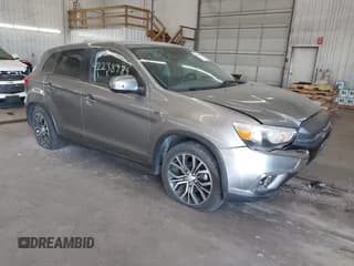 ✅ 2018 Mitsubishi Outlander SE • VIN: JA4AR3AW7JZ035379 • Лот: 42238989. Опубликован ранее на IAAI с пробегом 82 898 миль. Бесплатный доступ к архиву аукционных продаж из США и подробный отчёт об истории автомобиля на DreamBid. Изображение 1.