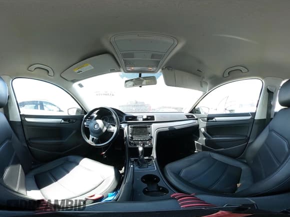 ✅ 2015 Volkswagen Passat S • VIN: 1VWAT7A30FC093068 • Lot: 43309416. Wystawiony na IAAI z przebiegiem 94 913 mil. Bezpłatny archiwum sprzedaży aukcyjnych z USA i szczegółowy raport historii pojazdu na DreamBid. Zdjęcie 18.