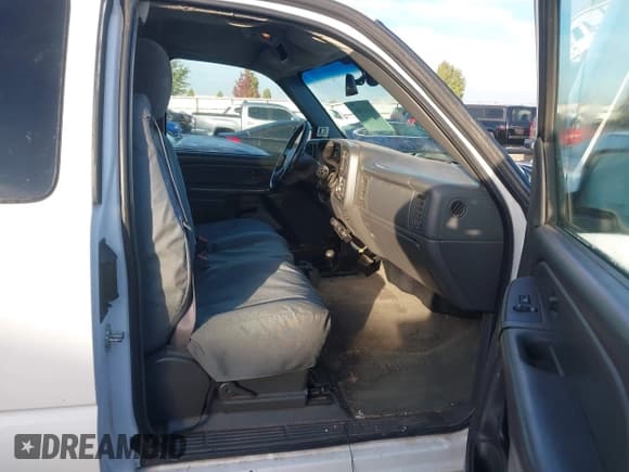 ✅ 2006 Chevrolet Silverado 2500HD • VIN: 1GBHK29D06E190302 • Lot: 43512806. Wystawiony na IAAI z przebiegiem 186 114 mil. Bezpłatny archiwum sprzedaży aukcyjnych z USA i szczegółowy raport historii pojazdu na DreamBid. Zdjęcie 5.