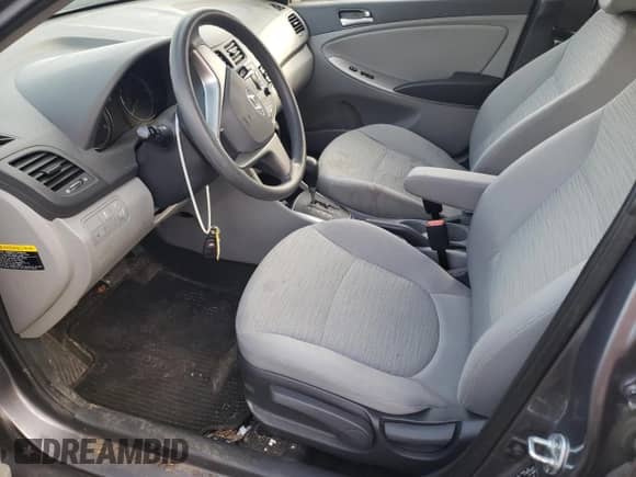 2015 Hyundai Accent GLS с VIN KMHCT4AE8FU933048, выставлен на аукционе Copart как лот 43596543 с пробегом 58 666 миль миль и . История ставок и продаж доступна на DreamBid. Изображение 7.