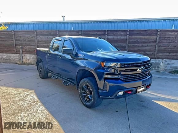 ✅ 2019 Chevrolet Silverado 1500 LT Trail Boss • VIN: 3GCPYFEDXKG194329 • Lot: 95760965. Wystawiony na Copart z przebiegiem 72 885 mil. Bezpłatny archiwum sprzedaży aukcyjnych z USA i szczegółowy raport historii pojazdu na DreamBid. Zdjęcie 1.