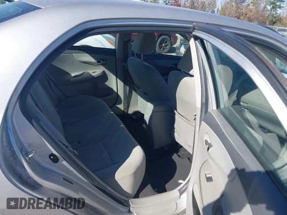 ✅ 2010 Toyota Corolla • VIN: 1NXBU4EE3AZ369014 • Lot: 43718031. Wystawiony na IAAI z przebiegiem 120 440 mil. Bezpłatny archiwum sprzedaży aukcyjnych z USA i szczegółowy raport historii pojazdu na DreamBid. Zdjęcie 8.