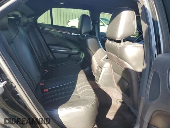 ✅ 2016 Chrysler 300 S • VIN: 2C3CCAGG3GH296428 • Lot: 86548035. Listed on Copart with 86,598 mi. Free auction sales archive from the USA and detailed vehicle history report at DreamBid. Image 10.