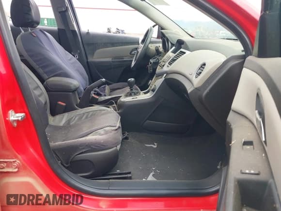 ✅ 2016 Chevrolet Cruze LS • VIN: 1G1PB5SG4G7218338 • Lot: 42228673. Listed on IAAI with 136,928 mi. Free auction sales archive from the USA and detailed vehicle history report at DreamBid. Image 5.