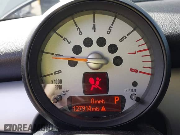 2012 MINI Hardtop with VIN WMWSU3C51CT257108, listed as a IAAI auction lot 43577965 with 127,914 mi miles and . Bid and sale history available at DreamBid. Image 7.