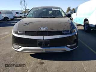 2024 Hyundai Ioniq 5 SE z VIN KM8KM4DE4RU290075, wystawiony jako Copart lot #73228394 z przebiegiem 3 174 mil mil oraz Szkoda całkowita • Salvage title. Historia ofert i sprzedaży dostępna na DreamBid. Obrazek 5.