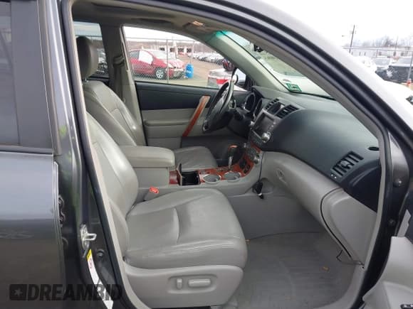 ✅ 2010 Toyota Highlander Limited • VIN: 5TDDK3EH8AS014092 • Лот: 41498965. Опубликован ранее на IAAI с пробегом 228 770 миль. Бесплатный доступ к архиву аукционных продаж из США и подробный отчёт об истории автомобиля на DreamBid. Изображение 5.