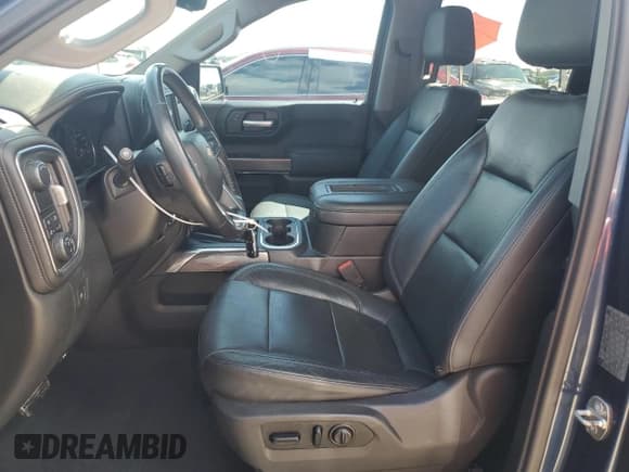 ✅ 2019 Chevrolet Silverado 1500 LTZ • VIN: 1GCPWEED3KZ394937 • Lot: 73764794. Wystawiony na Copart z przebiegiem 77 355 mil. Bezpłatny archiwum sprzedaży aukcyjnych z USA i szczegółowy raport historii pojazdu na DreamBid. Zdjęcie 7.