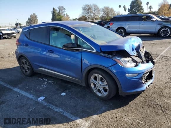 ✅ 2020 Chevrolet Bolt EV LT • VIN: 1G1FY6S04L4133398 • Lot: 88779135. Wystawiony na Copart z przebiegiem Nie podano. Bezpłatny archiwum sprzedaży aukcyjnych z USA i szczegółowy raport historii pojazdu na DreamBid. Zdjęcie 4.
