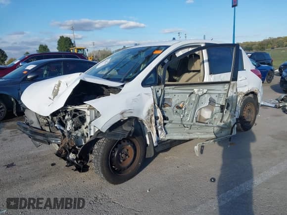 ✅ 2009 Nissan Versa S • VIN: 3N1BC13E59L396118 • Lot: 43587419. Listed on IAAI with 92,926 mi. Free auction sales archive from the USA and detailed vehicle history report at DreamBid. Image 21.