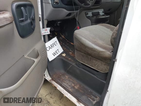 ✅ 1997 GMC Savana • VIN: 1GTFG25W3V1064582 • Lot: 43094120. Wystawiony na IAAI z przebiegiem Nie podano. Bezpłatny archiwum sprzedaży aukcyjnych z USA i szczegółowy raport historii pojazdu na DreamBid. Zdjęcie 13.