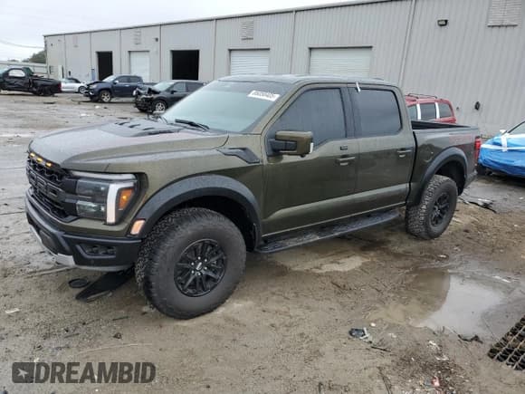 ✅ 2025 Ford F-150 Raptor • VIN: 1FTFW1RG7SFA64146 • Lot: 86058405. Wystawiony na Copart z przebiegiem 5 549 mil. Bezpłatny archiwum sprzedaży aukcyjnych z USA i szczegółowy raport historii pojazdu na DreamBid. Zdjęcie 1.