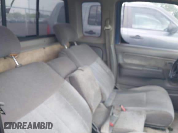 ✅ 2000 Nissan Frontier XE • VIN: 1N6DD26S0YC374917 • Lot: 42148189. Listed on IAAI with 150,356 mi. Free auction sales archive from the USA and detailed vehicle history report at DreamBid. Image 8.