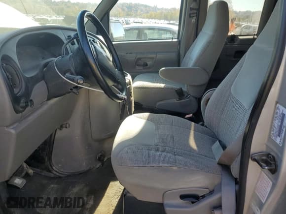 ✅ 1998 Ford Econoline Wagon XL • VIN: 1FBSS31L8WHA33551 • Lot: 90631325. Wystawiony na Copart z przebiegiem 135 767 mil. Bezpłatny archiwum sprzedaży aukcyjnych z USA i szczegółowy raport historii pojazdu na DreamBid. Zdjęcie 7.