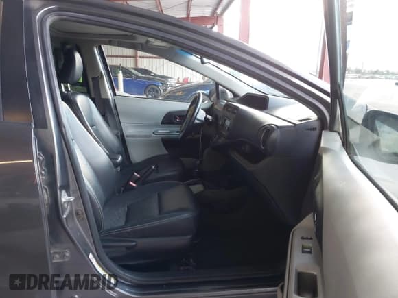 ✅ 2013 Toyota Prius One • VIN: JTDKDTB31D1035720 • Lot: 43734859. Wystawiony na IAAI z przebiegiem 361 042 mil. Bezpłatny archiwum sprzedaży aukcyjnych z USA i szczegółowy raport historii pojazdu na DreamBid. Zdjęcie 5.