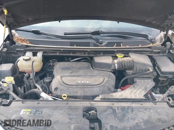 ✅ 2017 Chrysler Pacifica Touring L Plus • VIN: 2C4RC1EG9HR660761 • Lot: 43105196. Wystawiony na IAAI z przebiegiem 92 578 mil. Bezpłatny archiwum sprzedaży aukcyjnych z USA i szczegółowy raport historii pojazdu na DreamBid. Zdjęcie 10.