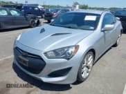 ✅ 2013 Hyundai Genesis Coupe 2.0T • VIN: KMHHT6KD8DU082972 • Lot: 42576823. Wystawiony na IAAI z przebiegiem 89 091 mil. Bezpłatny archiwum sprzedaży aukcyjnych z USA i szczegółowy raport historii pojazdu na DreamBid. Zdjęcie 17.