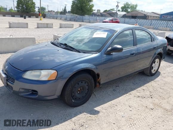 ✅ 2002 Dodge Stratus SXT • VIN: 1B3EL46X52N109893 • Lot: 42637795. Wystawiony na IAAI z przebiegiem 200 036 mil. Bezpłatny archiwum sprzedaży aukcyjnych z USA i szczegółowy raport historii pojazdu na DreamBid. Zdjęcie 17.