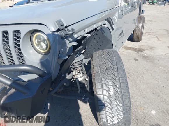 ✅ 2020 Jeep Gladiator Sport S • VIN: 1C6JJTAG6LL201409 • Lot: 42866437. Wystawiony na IAAI z przebiegiem 51 863 mil. Bezpłatny archiwum sprzedaży aukcyjnych z USA i szczegółowy raport historii pojazdu na DreamBid. Zdjęcie 6.