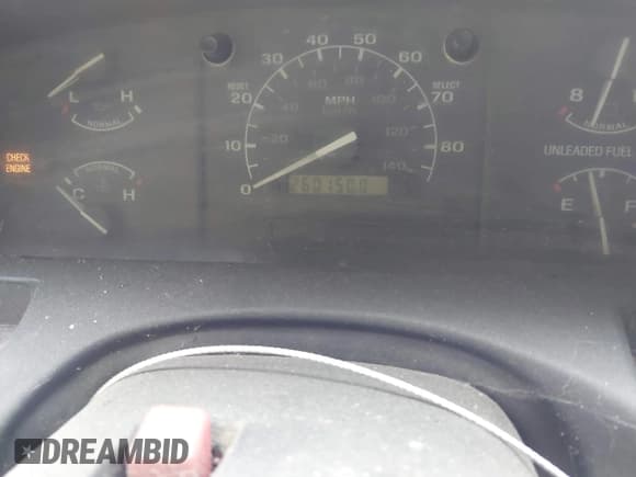 ✅ 1992 Ford F-150 S • VIN: 1FTEX15Y2NKB09237 • Lot: 42654726. Wystawiony na IAAI z przebiegiem 260 150 mil. Bezpłatny archiwum sprzedaży aukcyjnych z USA i szczegółowy raport historii pojazdu na DreamBid. Zdjęcie 7.