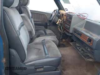 1993 Dodge Dakota z VIN 1B7GL23Y8PS210332, wystawiony jako IAAI lot #41875038 z przebiegiem 215 599 mil mil oraz . Historia ofert i sprzedaży dostępna na DreamBid. Obrazek 5.