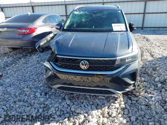 ✅ 2024 Volkswagen Taos SE • VIN: 3VVSX7B28RM024621 • Lot: 43769765. Wystawiony na IAAI z przebiegiem Nie podano. Bezpłatny archiwum sprzedaży aukcyjnych z USA i szczegółowy raport historii pojazdu na DreamBid. Zdjęcie 12.