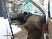 ✅ 2007 Toyota Highlander w/3rd Row • VIN: JTEEW21A070046294 • Lot: 42403612. Wystawiony na IAAI z przebiegiem 263 561 mil. Bezpłatny archiwum sprzedaży aukcyjnych z USA i szczegółowy raport historii pojazdu na DreamBid. Zdjęcie 5.