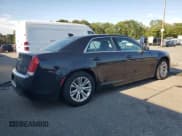 ✅ 2016 Chrysler 300 Touring • VIN: 2C3CCAAG2GH224175 • Lot: 68228565. Wystawiony na Copart z przebiegiem 178 731 mil. Bezpłatny archiwum sprzedaży aukcyjnych z USA i szczegółowy raport historii pojazdu na DreamBid. Zdjęcie 3.