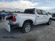 ✅ 2020 Chevrolet Silverado 1500 Custom • VIN: 3GCPWBEFXLG161915 • Lot: 63148565. Wystawiony na Copart z przebiegiem 143 558 mil. Bezpłatny archiwum sprzedaży aukcyjnych z USA i szczegółowy raport historii pojazdu na DreamBid. Zdjęcie 3.