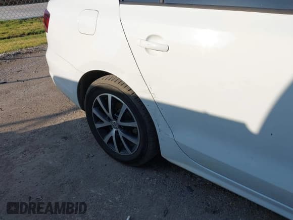 ✅ 2016 Volkswagen Jetta SE • VIN: 3VWD67AJ4GM216714 • Lot: 43553198. Listed on IAAI with 105,907 mi. Free auction sales archive from the USA and detailed vehicle history report at DreamBid. Image 6.