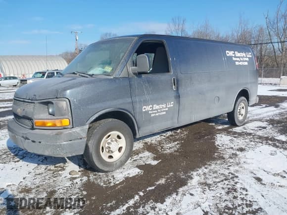 ✅ 2014 Chevrolet Express Cargo • VIN: 1GCWGGBA5E1205786 • Lot: 41339085. Listed on IAAI with 201,460 mi. Free auction sales archive from the USA and detailed vehicle history report at DreamBid. Image 2.