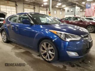 ✅ 2017 Hyundai Veloster • VIN: KMHTC6AD3HU323175 • Lot: 79298984. Wystawiony na Copart z przebiegiem 104 292 mil. Bezpłatny archiwum sprzedaży aukcyjnych z USA i szczegółowy raport historii pojazdu na DreamBid. Zdjęcie 4.