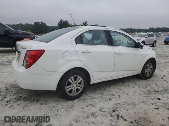 2015 Chevrolet Sonic LT z VIN 1G1JC5SHXF4103013, wystawiony jako Copart lot #71414114 z przebiegiem 169 575 mil mil oraz Szkoda całkowita • Salvage title. Historia ofert i sprzedaży dostępna na DreamBid. Obrazek 3.