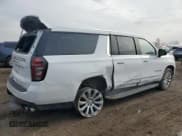 ✅ 2021 Chevrolet Suburban Premier • VIN: 1GNSKFKD5MR319862 • Lot: 81325774. Wystawiony na Copart z przebiegiem 77 831 mil. Bezpłatny archiwum sprzedaży aukcyjnych z USA i szczegółowy raport historii pojazdu na DreamBid. Zdjęcie 3.