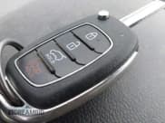 ✅ 2018 Hyundai Santa Fe 2.4L • VIN: 5NMZTDLB9JH078832 • Лот: 43147812. Опубликован ранее на IAAI с пробегом 122 368 миль. Бесплатный доступ к архиву аукционных продаж из США и подробный отчёт об истории автомобиля на DreamBid. Изображение 11.