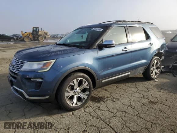 ✅ 2018 Ford Explorer Platinum • VIN: 1FM5K8HT1JGB57280 • Lot: 82574555. Wystawiony na Copart z przebiegiem 106 342 mil. Bezpłatny archiwum sprzedaży aukcyjnych z USA i szczegółowy raport historii pojazdu na DreamBid. Zdjęcie 1.