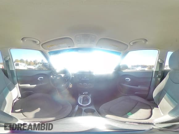 ✅ 2017 Kia Soul • VIN: KNDJN2A27H7426840 • Lot: 92512685. Wystawiony na Copart z przebiegiem 120 011 mil. Bezpłatny archiwum sprzedaży aukcyjnych z USA i szczegółowy raport historii pojazdu na DreamBid. Zdjęcie 15.