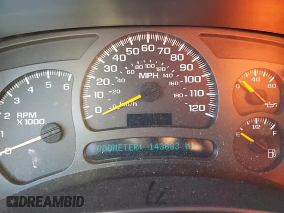 ✅ 2004 GMC Sierra 2500 SLE • VIN: 1GTGK23U24F228121 • Лот: 83621194. Опубликован ранее на Copart с пробегом 143 883 миль. Бесплатный доступ к архиву аукционных продаж из США и подробный отчёт об истории автомобиля на DreamBid. Изображение 9.