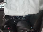 ✅ 2021 Chevrolet Traverse LS • VIN: 1GNERFKW4MJ172927 • Lot: 82407245. Wystawiony na Copart z przebiegiem 30 478 mil. Bezpłatny archiwum sprzedaży aukcyjnych z USA i szczegółowy raport historii pojazdu na DreamBid. Zdjęcie 7.