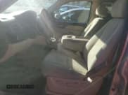 ✅ 2007 Chevrolet Suburban LT • VIN: 3GNFC16077G315275 • Lot: 90644885. Wystawiony na Copart z przebiegiem 211 773 mil. Bezpłatny archiwum sprzedaży aukcyjnych z USA i szczegółowy raport historii pojazdu na DreamBid. Zdjęcie 7.