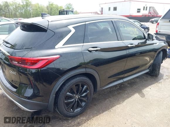 ✅ 2019 Infiniti QX50 Essential • VIN: 3PCAJ5M30KF138306 • Lot: 42099096. Wystawiony na IAAI z przebiegiem 73 587 mil. Bezpłatny archiwum sprzedaży aukcyjnych z USA i szczegółowy raport historii pojazdu na DreamBid. Zdjęcie 4.