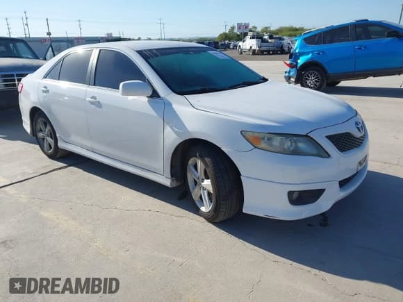 ✅ 2010 Toyota Camry XLE • VIN: 4T1BF3EK6AU519871 • Лот: 43692537. Опубликован ранее на IAAI с пробегом 57 900 миль. Бесплатный доступ к архиву аукционных продаж из США и подробный отчёт об истории автомобиля на DreamBid. Изображение 1.